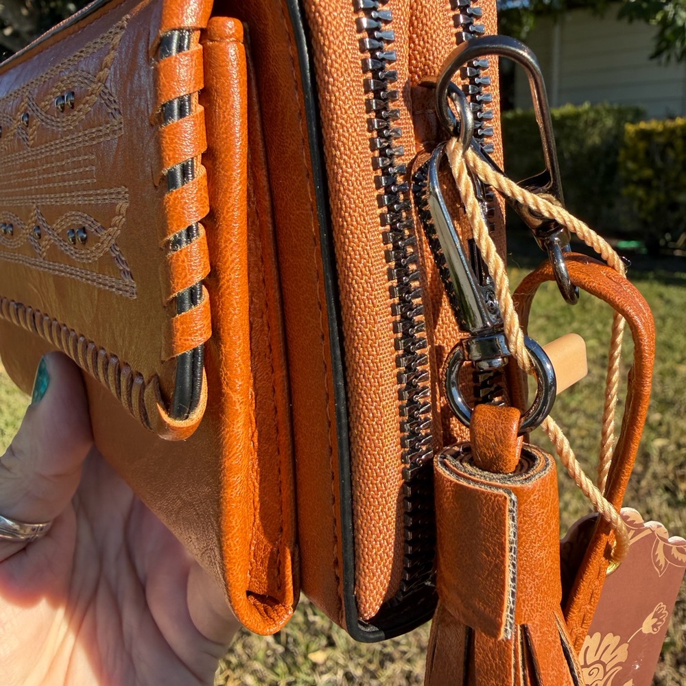 SAM & HADLEY Elegant Brown Vegan Leather Clutch/Crossbody Bag with Tassel - Picture 9 of 15